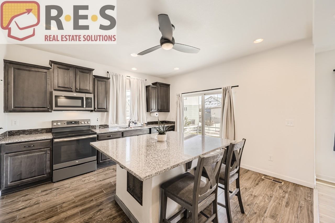 19196 E 55th Ave - Photo 4 of 20