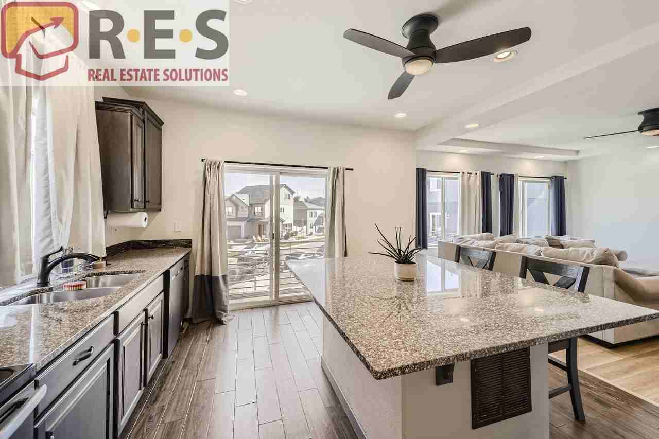 19196 E 55th Ave - Photo 5 of 20