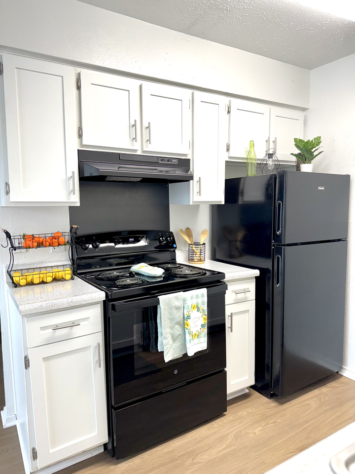 Prestonwood Hillcrest Apartments - Photo 7 of 21