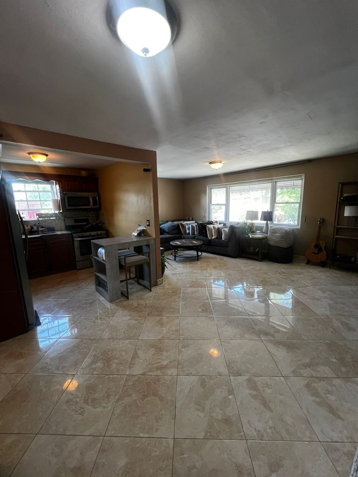 Spencer Dr - Photo 2 of 8