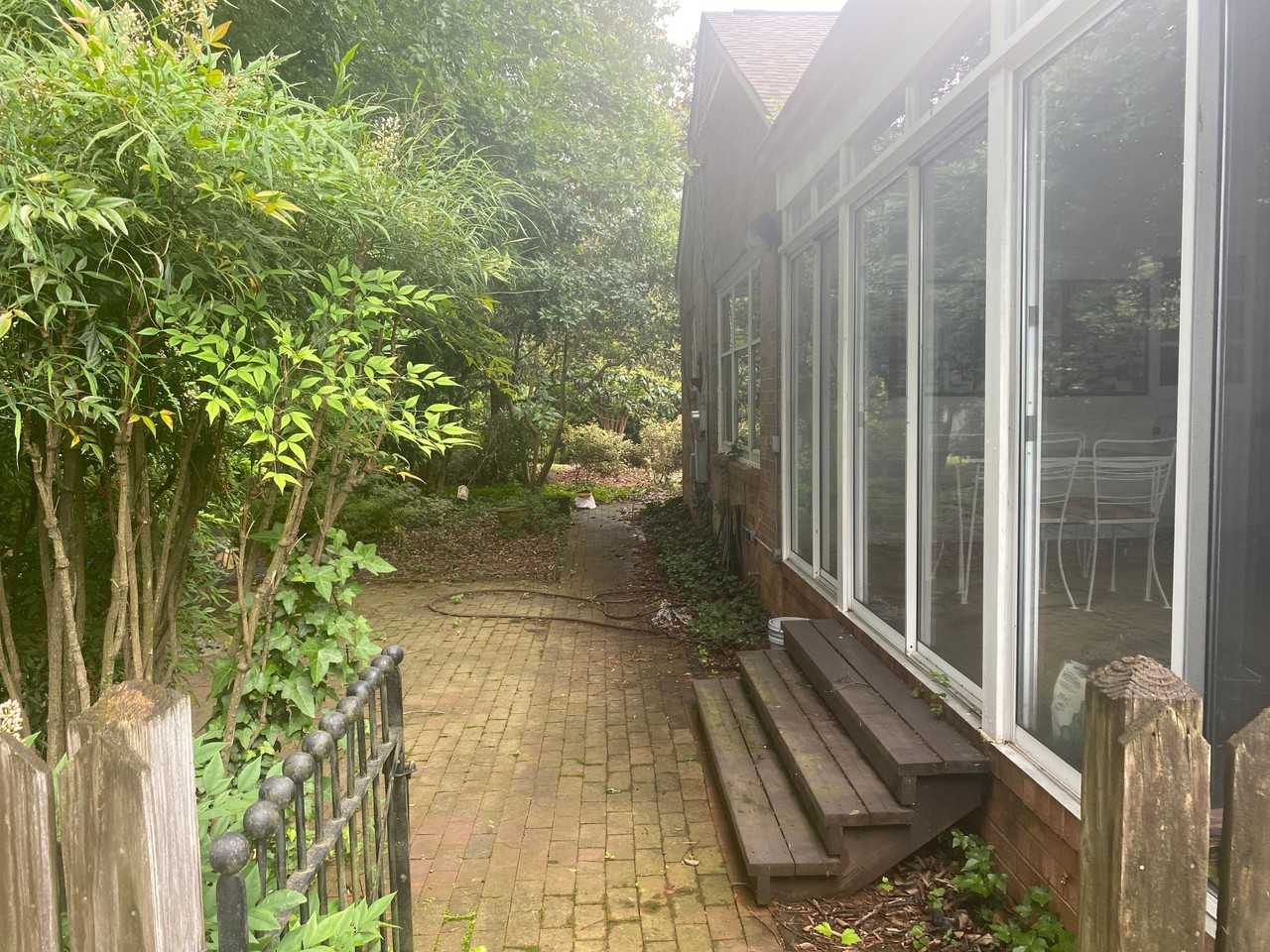 514 Woodvale Dr - Photo 2 of 8