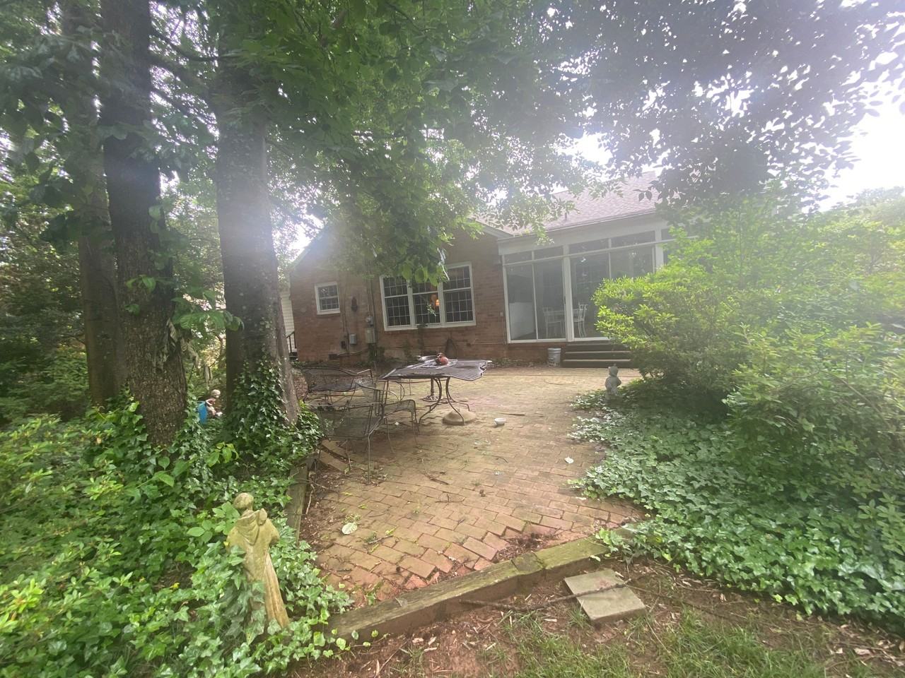 514 Woodvale Dr - Photo 3 of 8