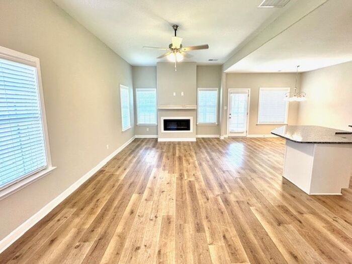 5416 Kennesaw Dr E - Photo 3 of 11