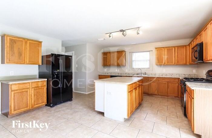 402 Mystic Trail Loop - Photo 3 of 15