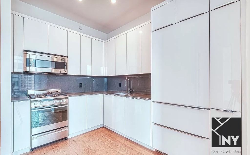 Water St #715 - Photo 2 of 6