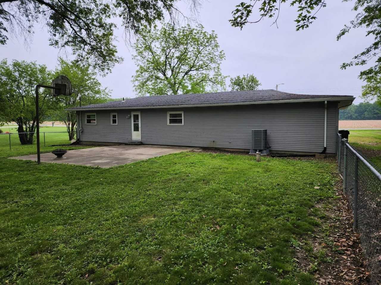 7920 Fort Amanda Rd - Photo 2 of 15