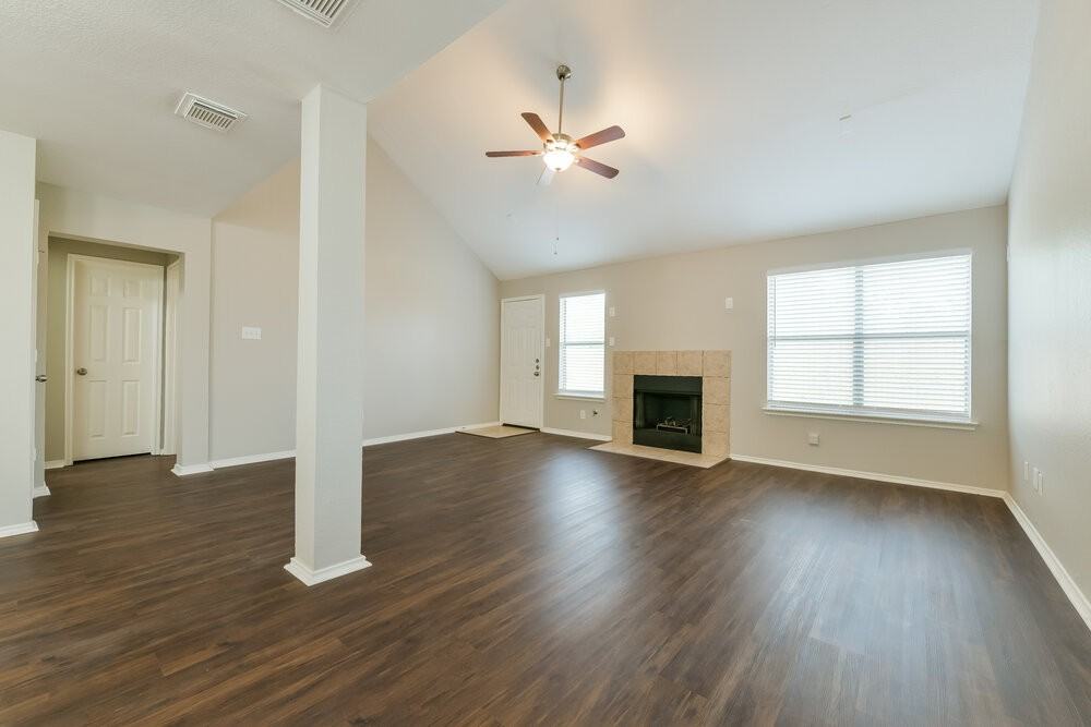 6030 Nw Creek Cir - Photo 4 of 17