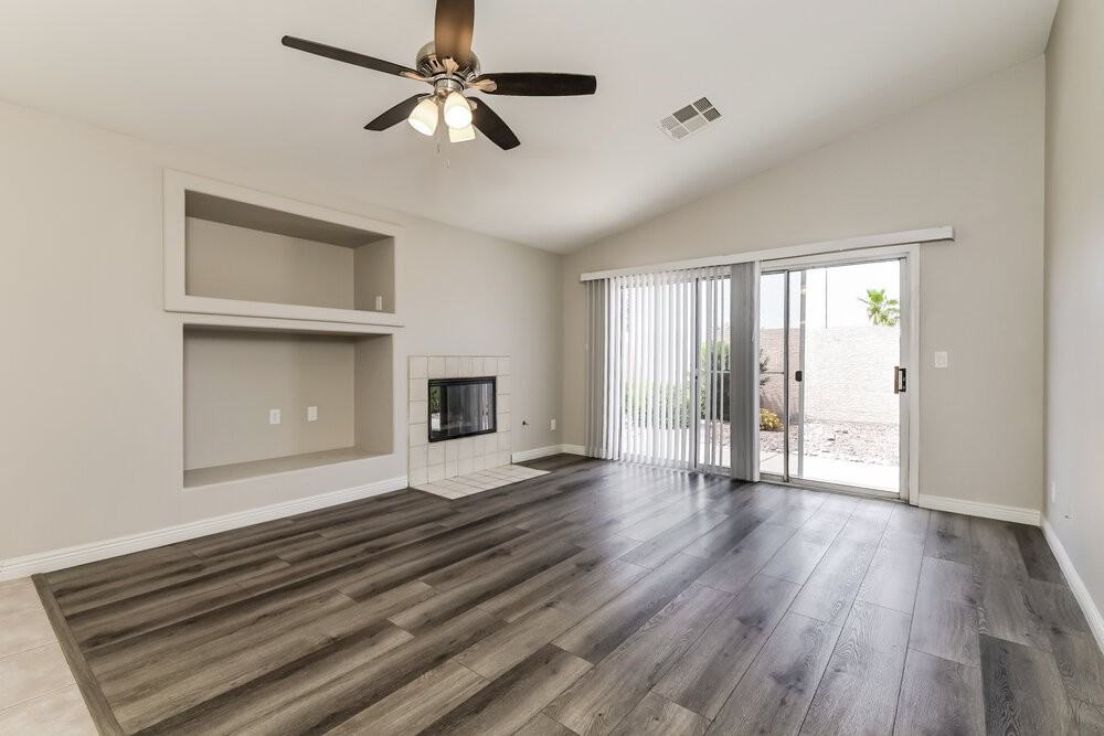 972 Trackers Glen Ave - Photo 4 of 16
