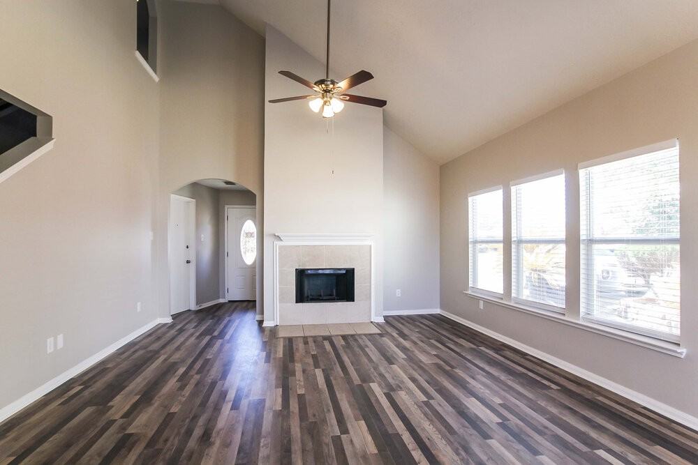16315 Rockcreek Ln - Photo 5 of 17