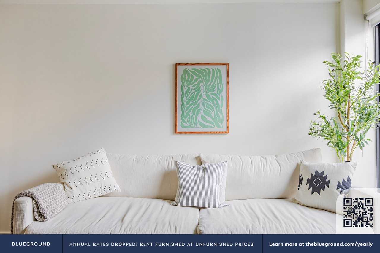 654 N Virgil Ave #1371 - Photo 3 of 28