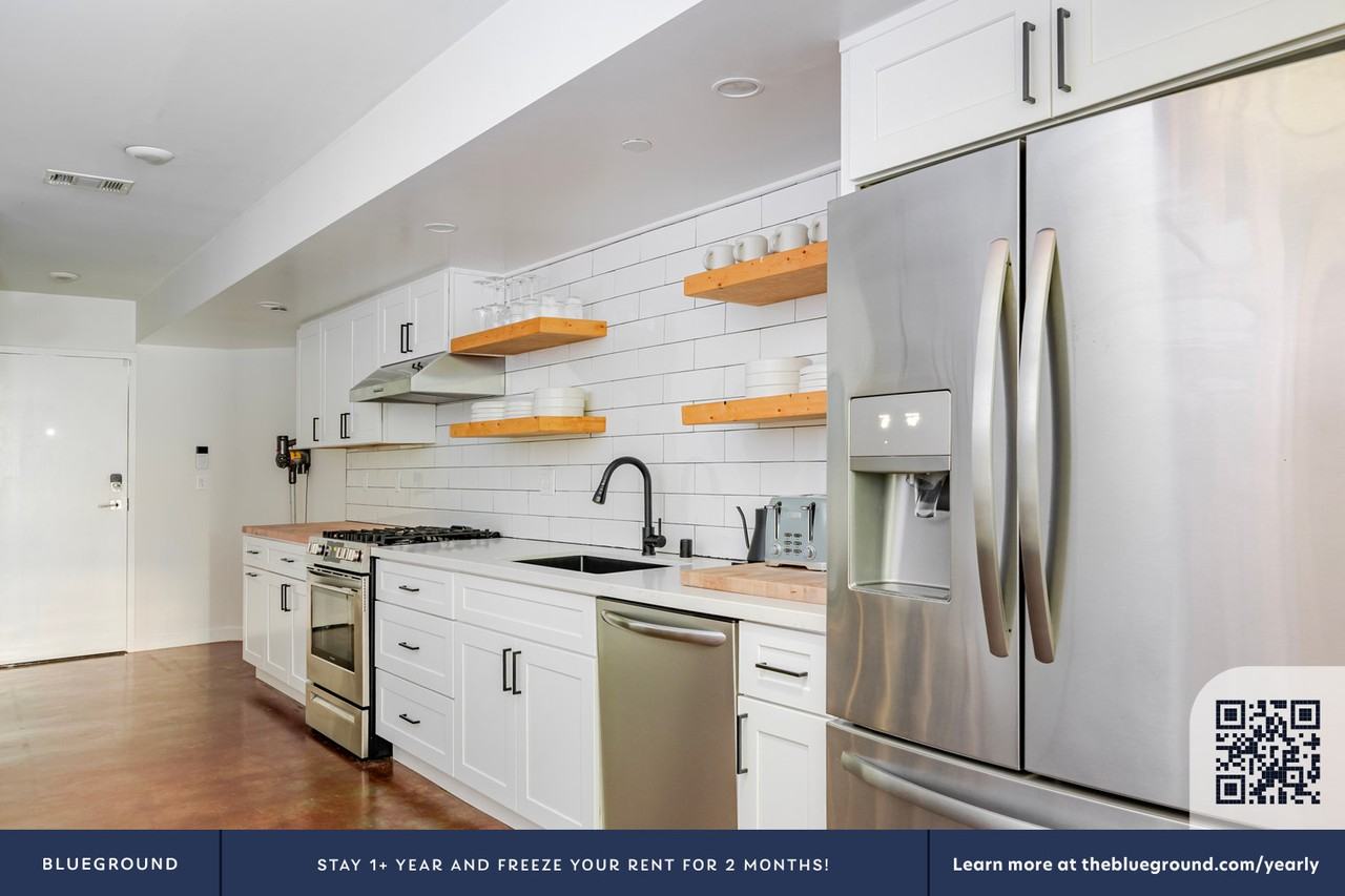 654 N Virgil Ave #1371 - Photo 7 of 28