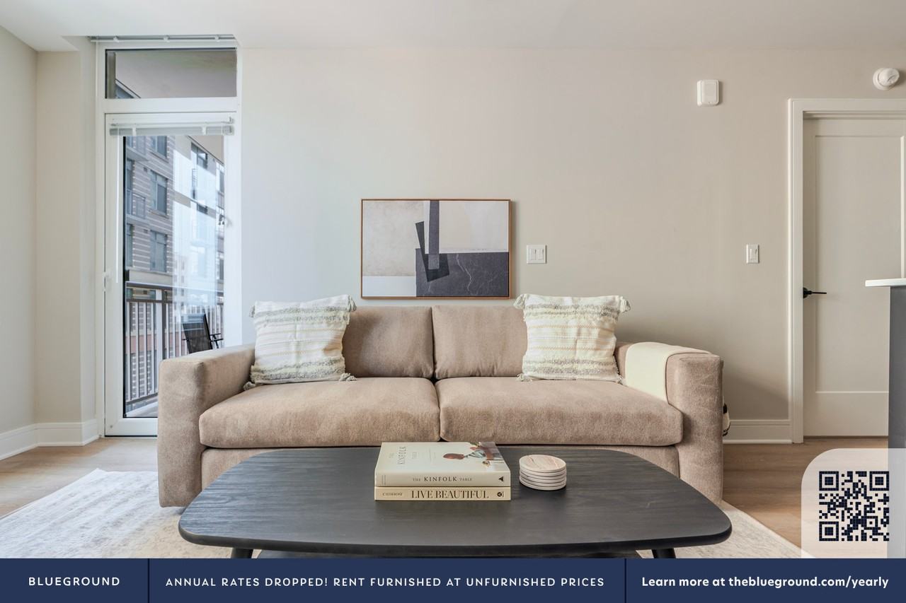 4924 Saint Elmo Avenue - Photo 4 of 38