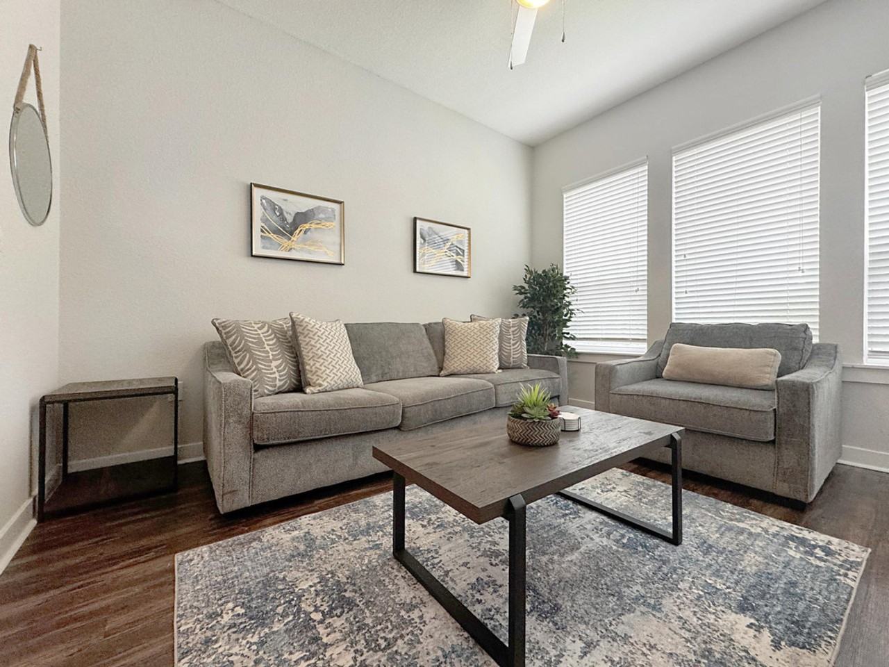 124 South Morgan Street #1055599P - Photo 2 of 33