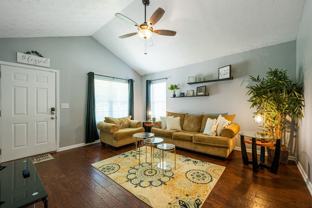 20 Larkspur Ln - Photo 1 of 1