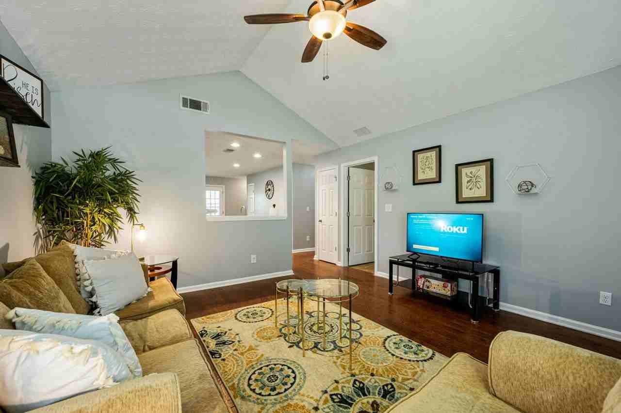 20 Larkspur Ln #1234804P - Photo 3 of 49
