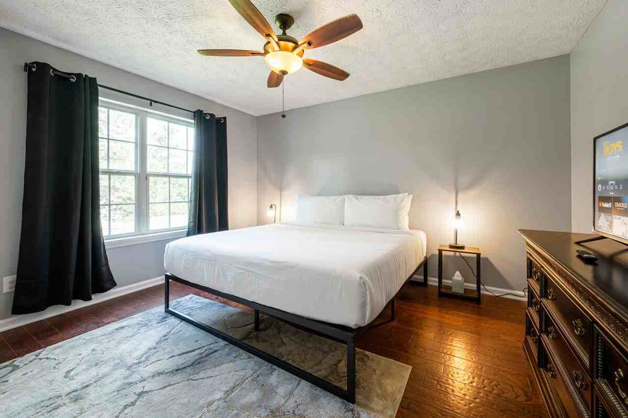 20 Larkspur Ln #1234804P - Photo 7 of 49