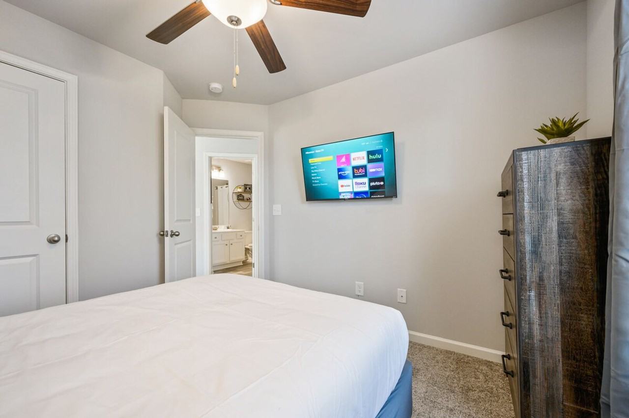 2059 Pinnacle Walk Dr #1234820P - Photo 4 of 50
