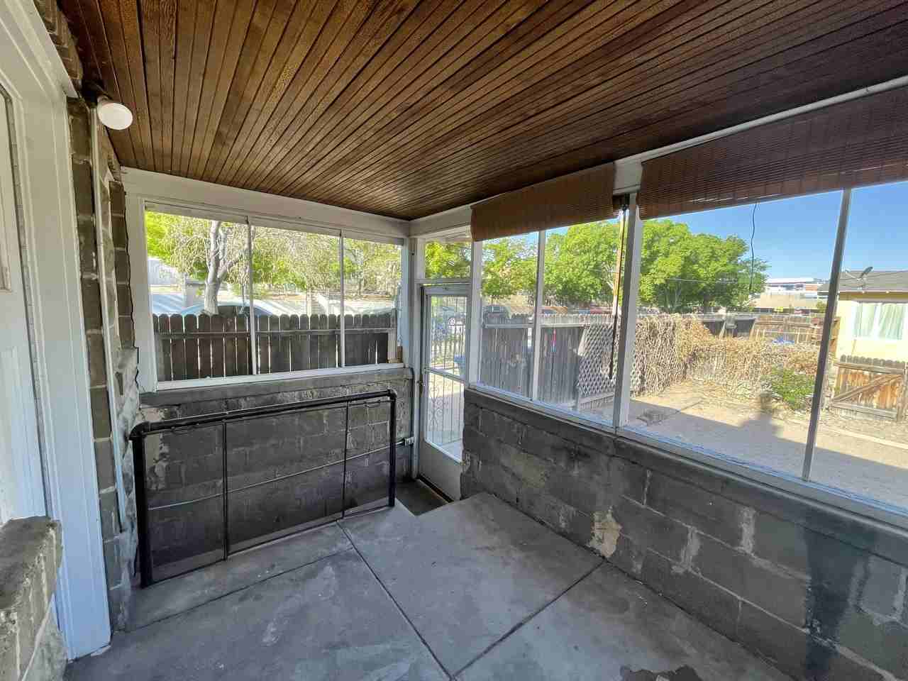 123 Maple St Se - Photo 3 of 44