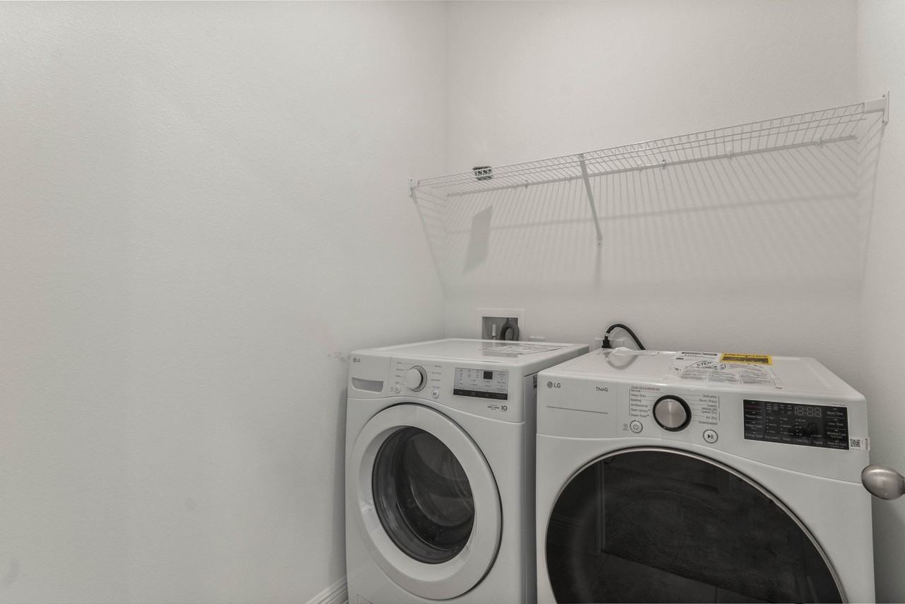 2040 Axel St - Photo 3 of 32