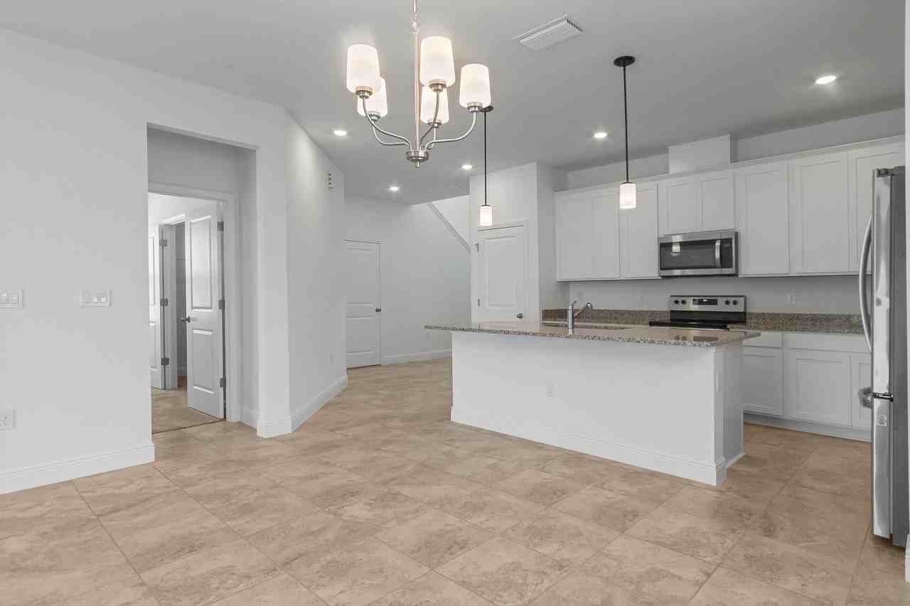 2040 Axel St - Photo 6 of 32