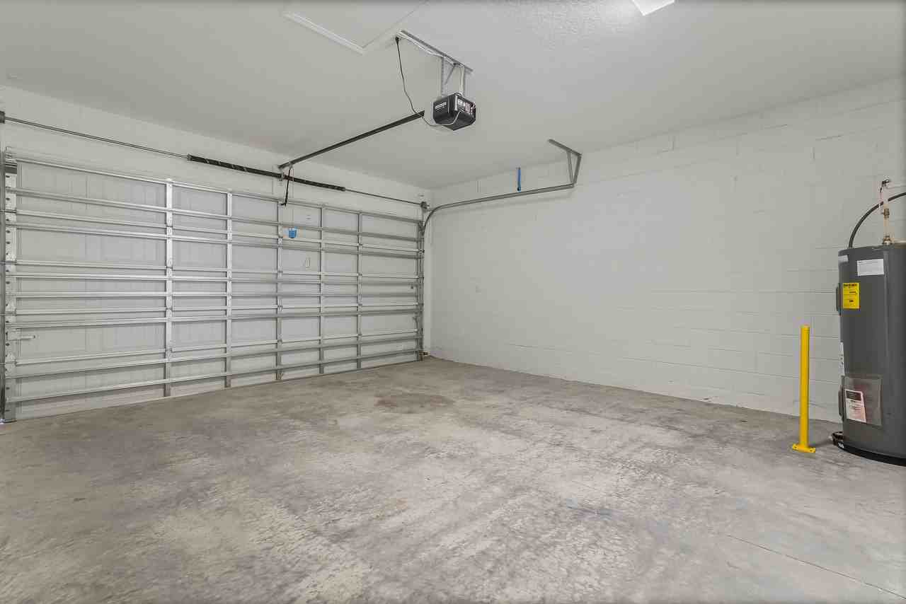 2040 Axel St - Photo 4 of 32