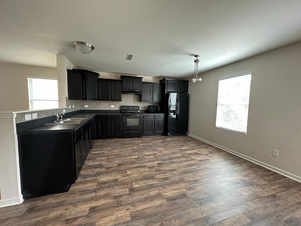 9425 Hanberry Blvd - Photo 6 of 50