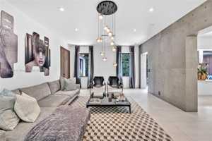 featured image of W 51st St & Alton Rd