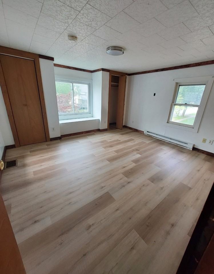 219 Keuka St - Photo 4 of 12