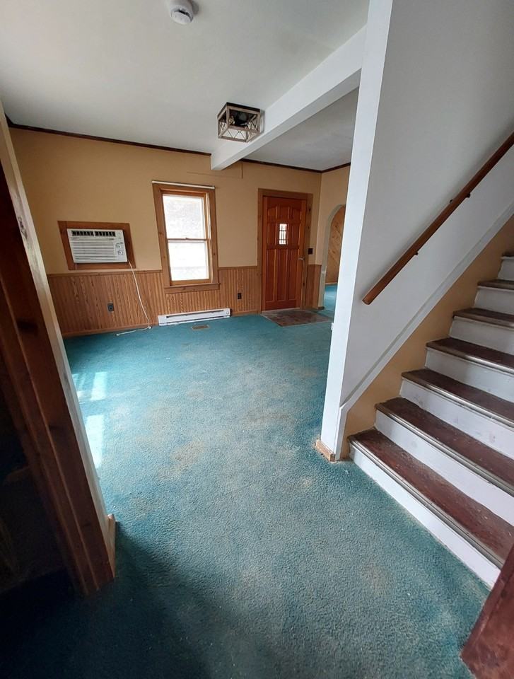 219 Keuka St - Photo 7 of 12