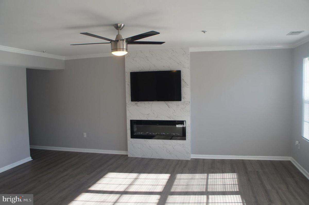 5814 N Holly Springs Dr ##1-2 - Photo 3 of 24