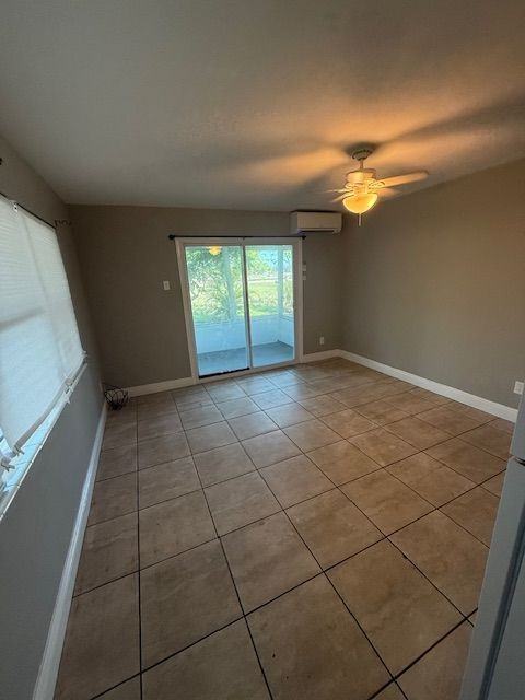 4920 York St - Photo 3 of 9