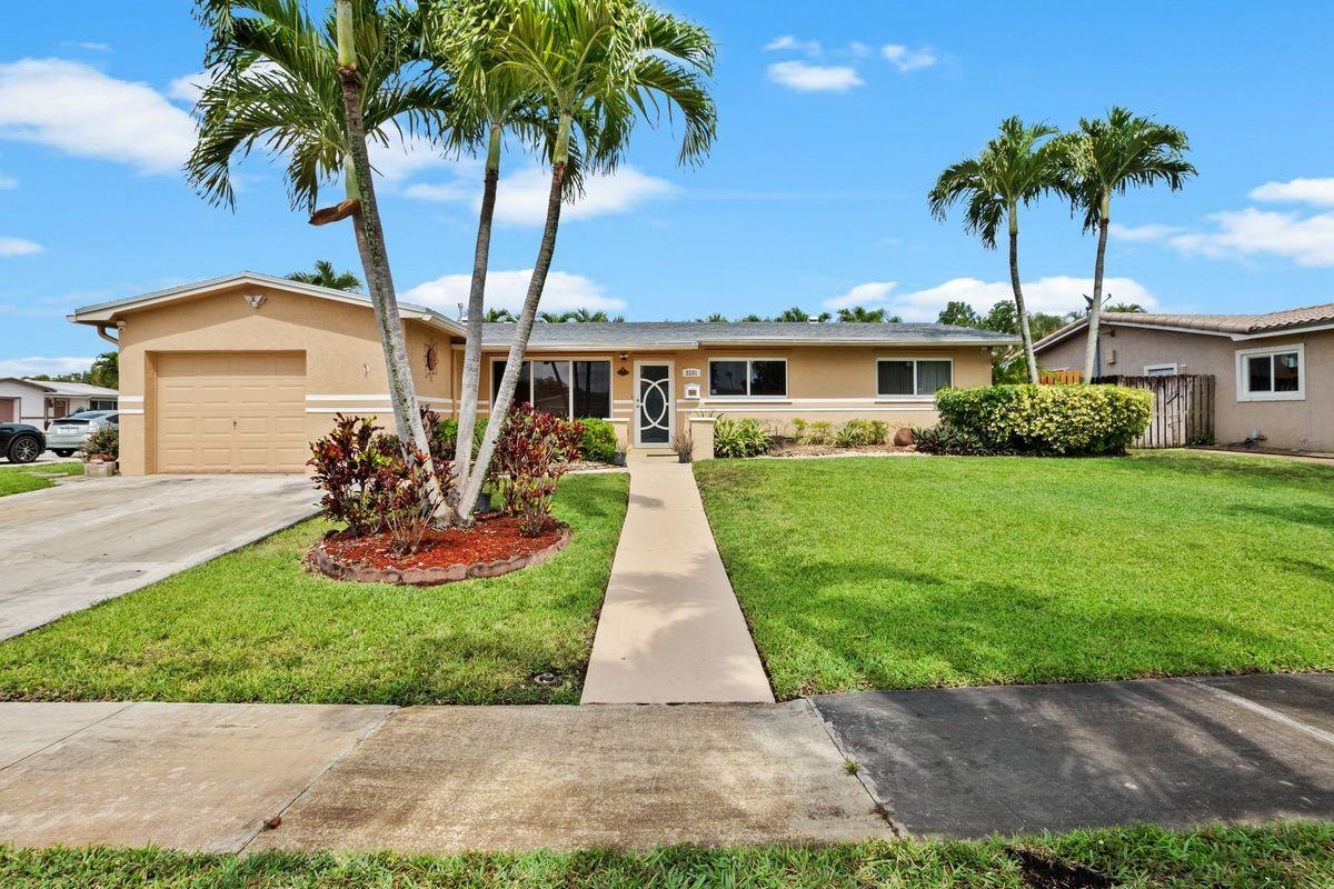 2251 Nw 87th Ave ##0 - Photo 2 of 30