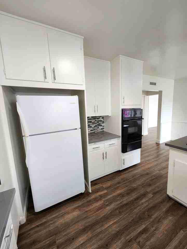 1339 North Hobart Boulevard #6 - Photo 2 of 23