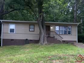 712 Bronson St - Photo 1 of 1