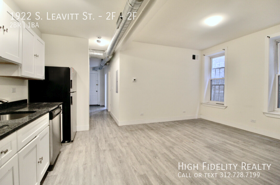 1922 S Leavitt St Apt 2f #2F - Photo 2 of 7