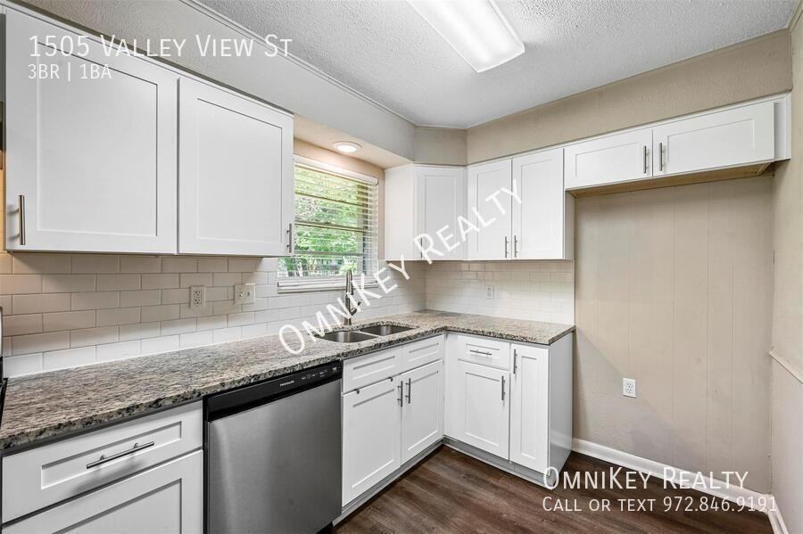 1505 Valley View St - Photo 3 of 16
