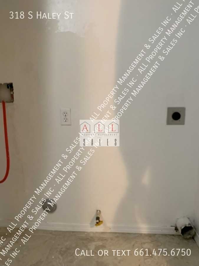 318 S Haley St - Photo 3 of 27