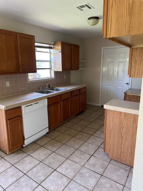 290 Summer Harvest Dr - Photo 2 of 9