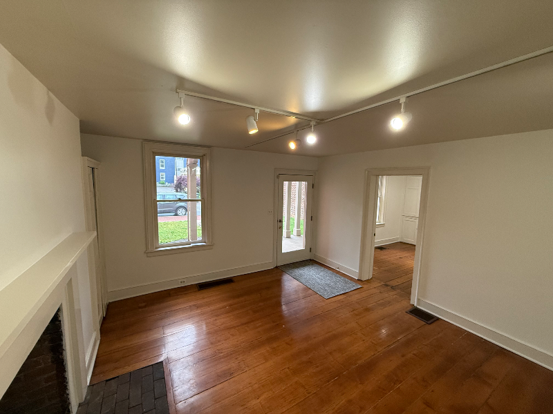 263 N Limestone - Photo 7 of 26