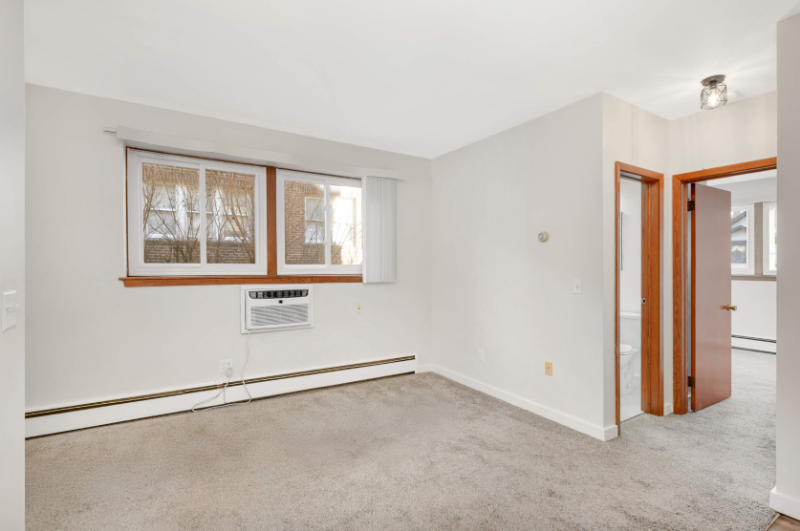 3308 Girard Ave S #302 - Photo 3 of 9