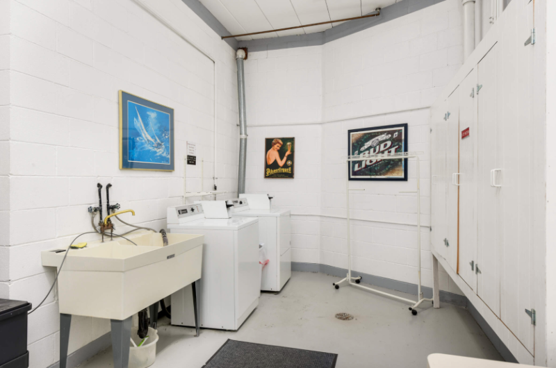 3308 Girard Ave S #302 - Photo 7 of 9