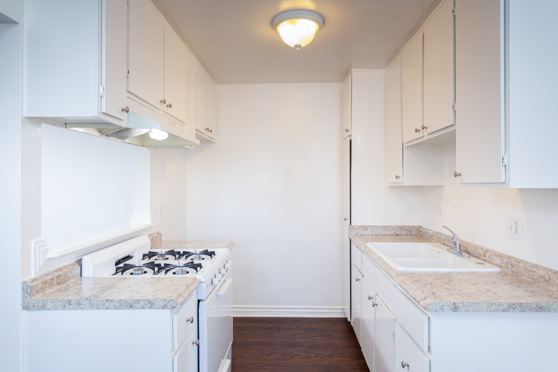 11102 Excelsior Dr #E - Photo 3 of 7