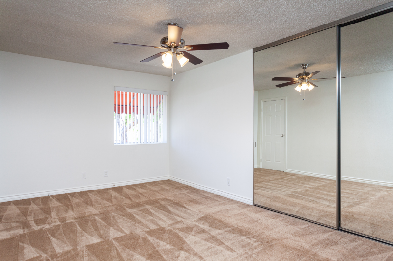 11102 Excelsior Dr #E - Photo 5 of 7