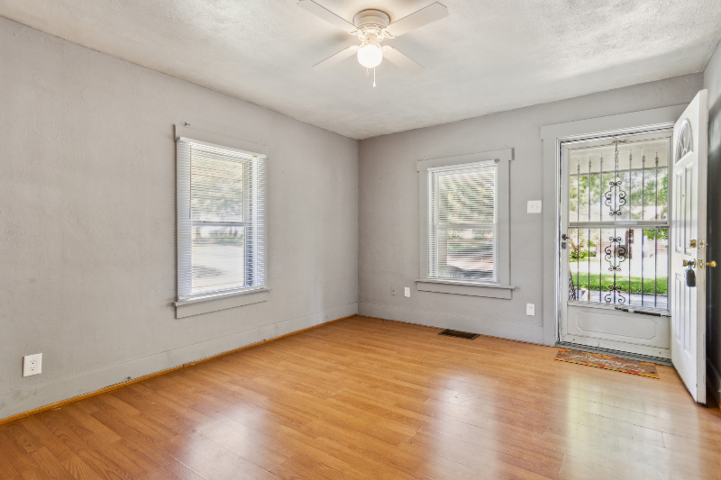 2109 E Prairie St - Photo 2 of 16