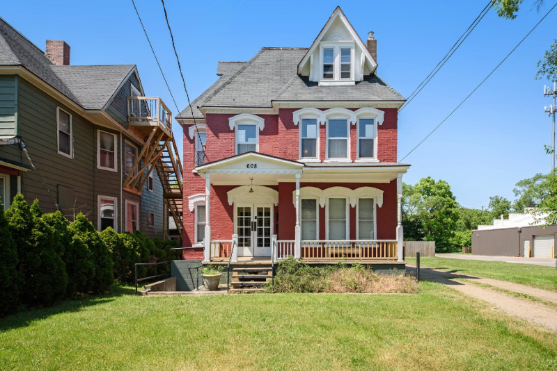 608 W Kalamazoo Ave #2