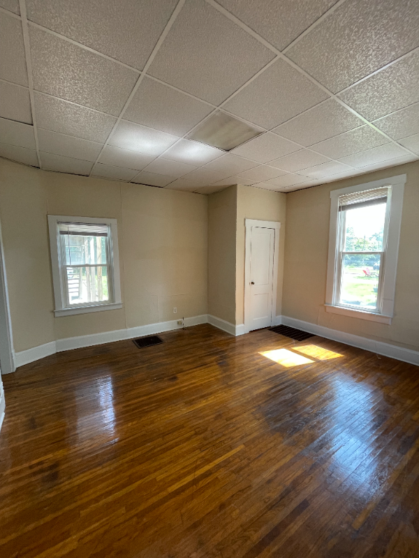 1208 King Ave - Photo 3 of 9