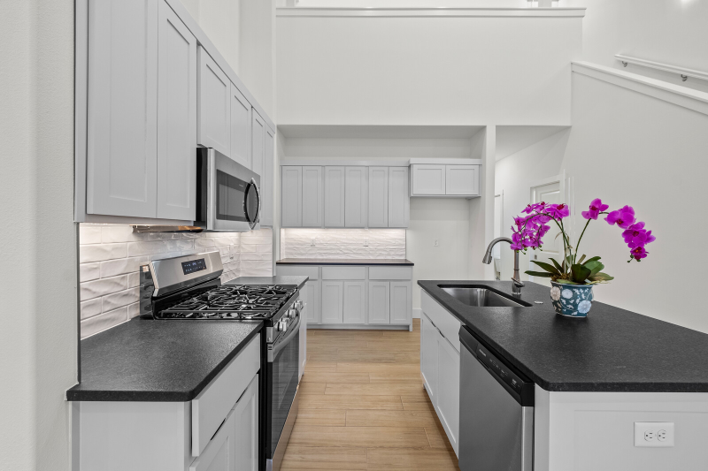 712 Sun Meadows Loop - Photo 3 of 20