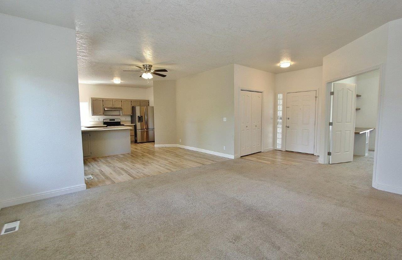 1334 N Gawaine Pl - Photo 7 of 27
