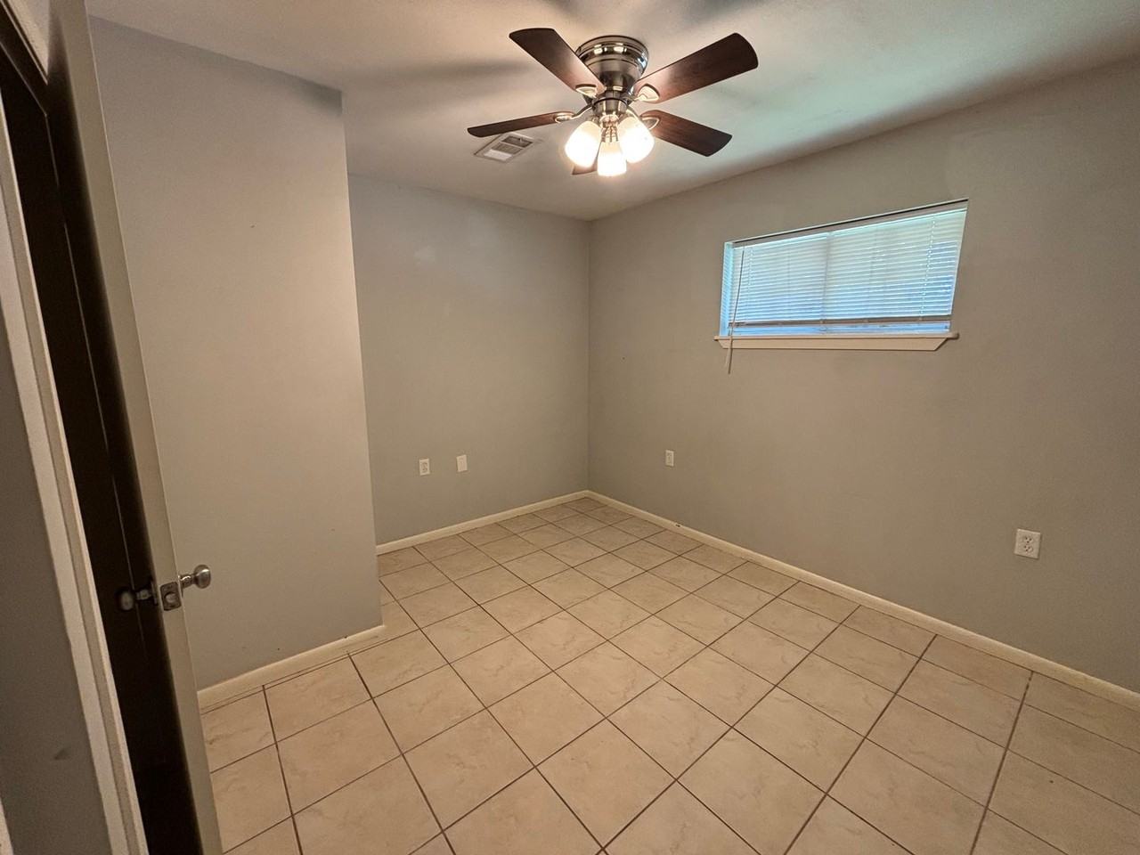 6450 W Nicole Ln - Photo 3 of 11