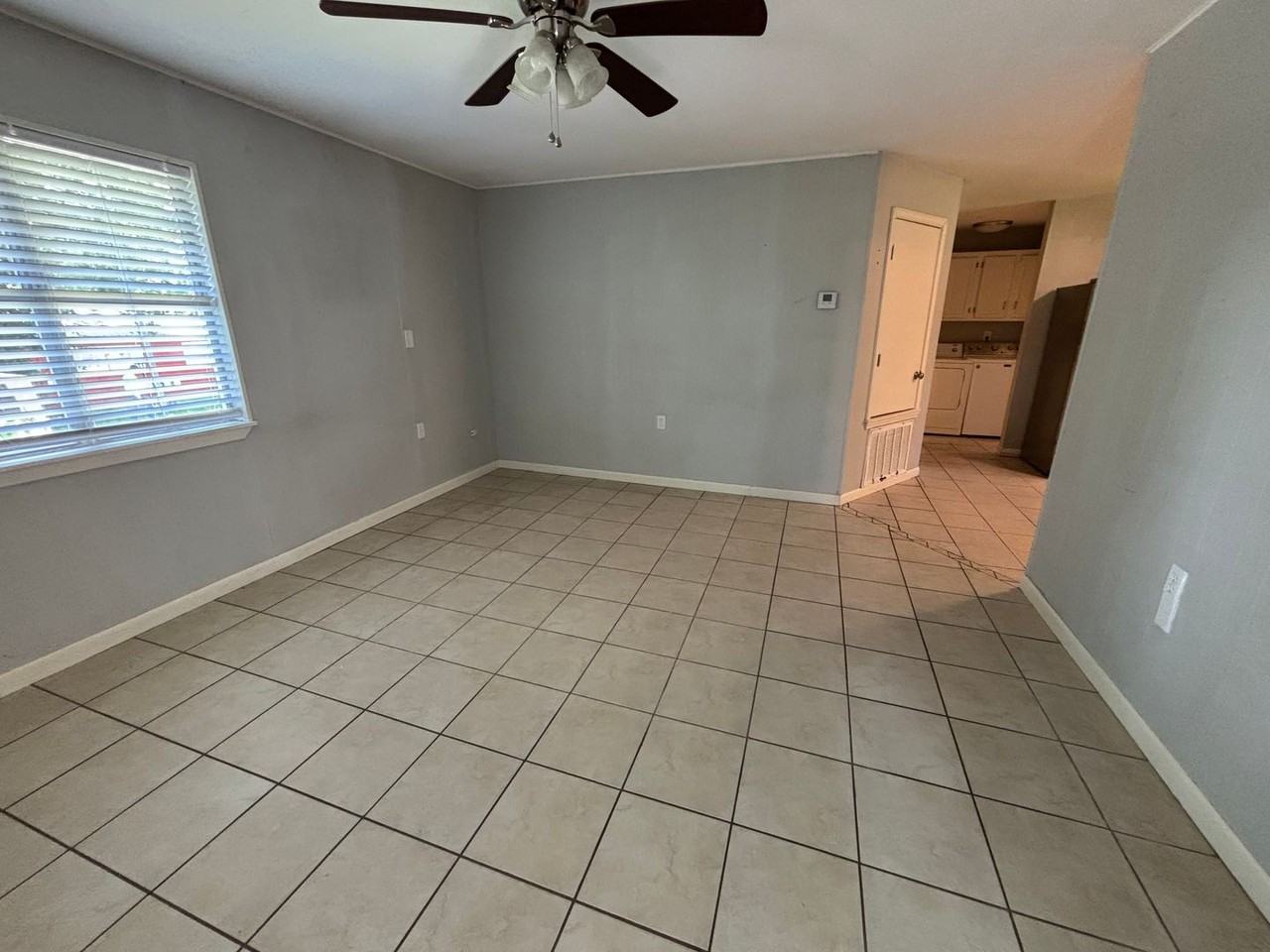 6450 W Nicole Ln - Photo 5 of 11